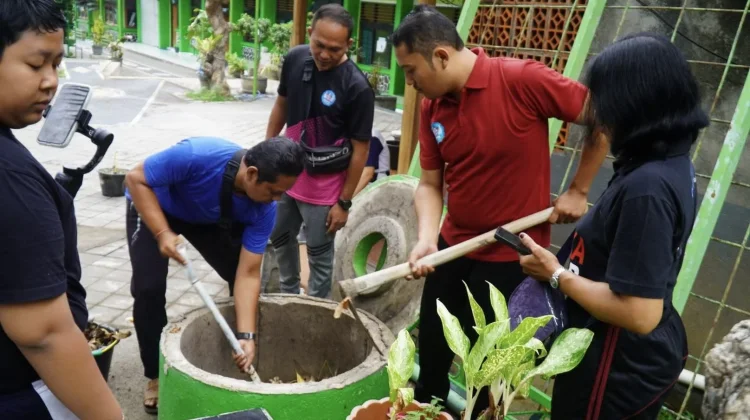 Panen Teba Modern, Wujud Komitmen Spenpraja menuju Sekolah Bersih dan Tertata