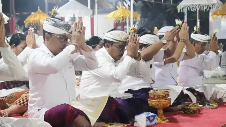 Piodalan Pura Agung Jagatnatha Buleleng, Umat Diajak Jaga Kebersihan