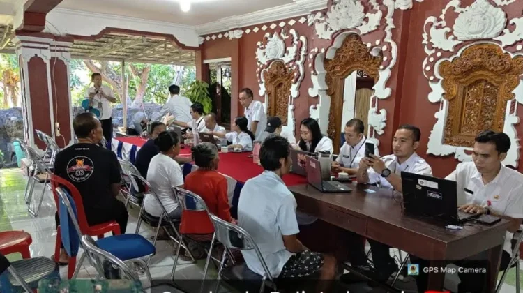 Kebut Aktivasi IKD, Disdukcapil Buleleng Jemput Bola ke Desa-Desa