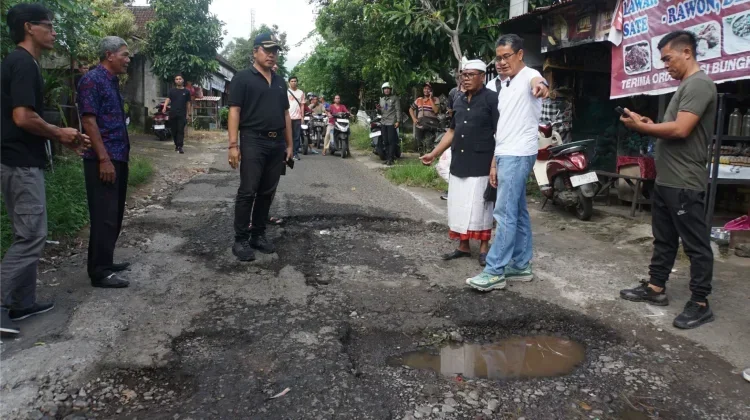 Ratusan Kilometer Jalan Rusak, Pemkab Buleleng Sebut Perlu Penanganan 10 Tahun