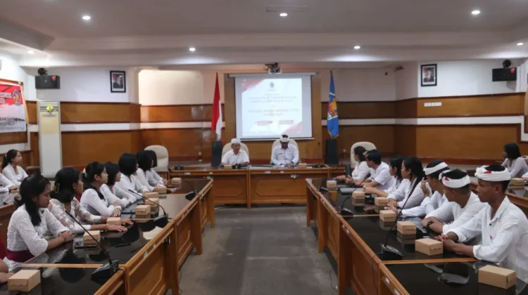 Kesbangpol Buleleng Perkuat Nasionalisme Calon Paskibraka lewat Sosialisasi