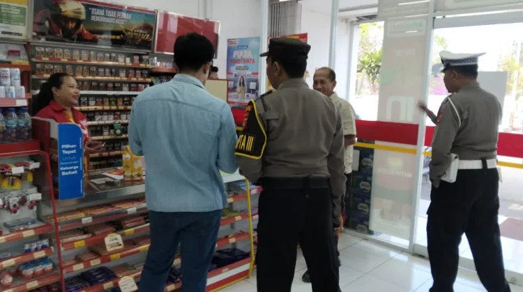 Respons Cepat Call Center 110, Polres Jembrana Kembalikan Dompet Berisi Rp30 Juta