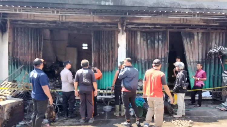 Ruko Terbakar, Kerugian Capai Rp200 Juta