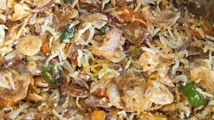 Bawang Goreng, Pelengkap Sederhana yang Mengangkat Cita Rasa Masakan