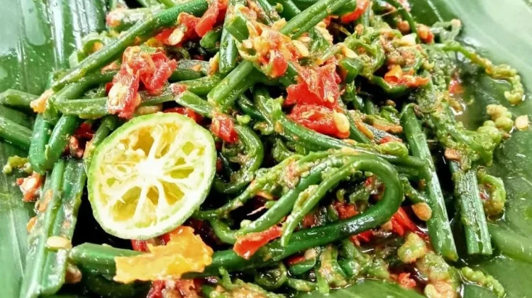 Resep Plecing Sayur Pakis, Pedas Segar Khas Bali
