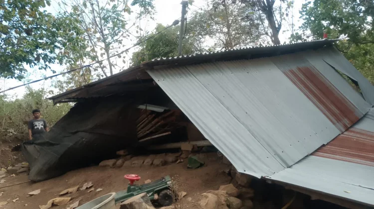 Diterjang Angin, Rumah Warga Rata Tanah