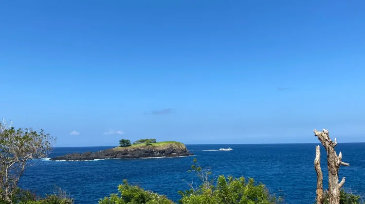 Keindahan Wisata Bali Timur, Bukit Asah Karangasem Permadani Hijau dan Biru