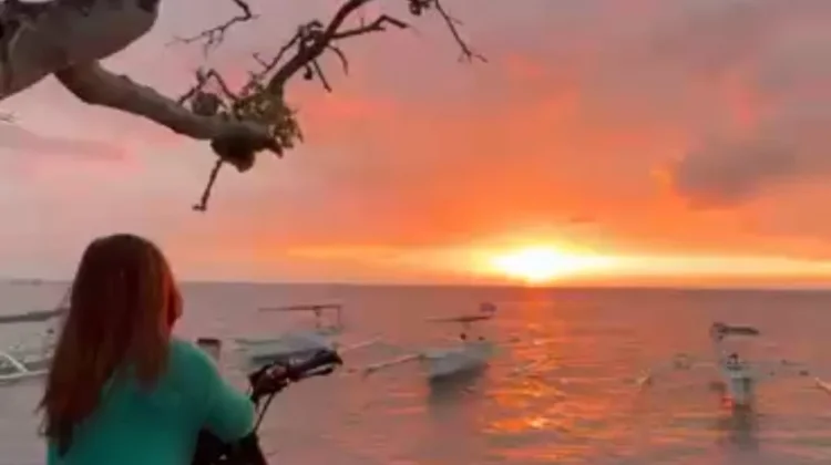 Sunset Pantai Penimbangan, Pesona Senja yang Tak Pernah Membosankan