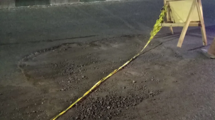 Dipicu Jalan Berpasir, Pemotor Jatuh Terseret