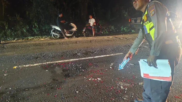 Diduga Rem Blong, Truk Tronton Sebabkan Tabrakan Beruntun di Pekutatan