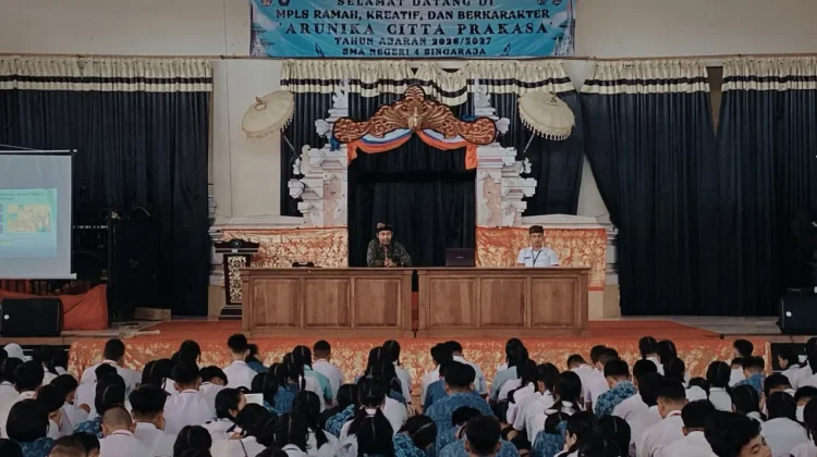 320 Siswa Baru SMAN 4 Singaraja Diperkenalkan Pentingnya Hak Pilih