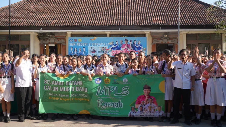 SMPN 2 Singaraja Pacu Prestasi Siswa dengan Pendidikan Berkarakter