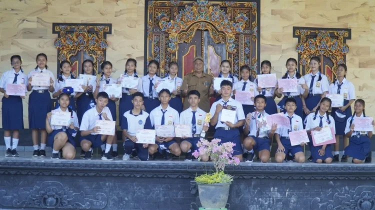 Apresiasi Siswa Berprestasi, Wujudkan Spenpraja Berkarakter