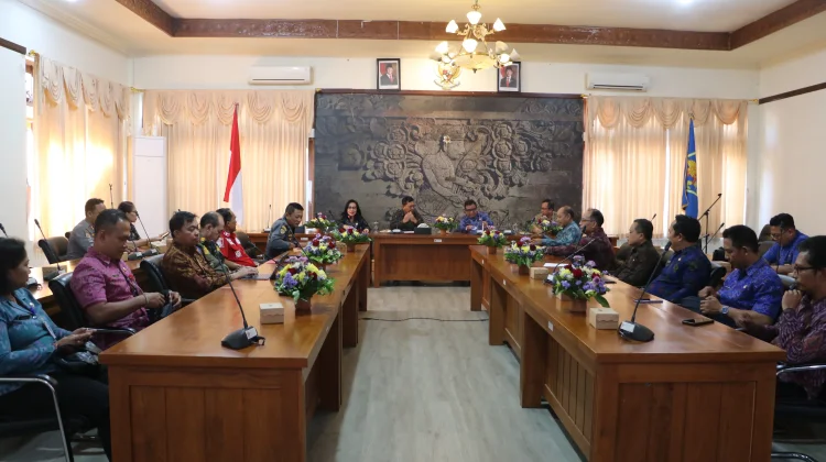 Antusias Peserta Lomba Perahu Layar Mini Lovina Festival Meningkat Tajam