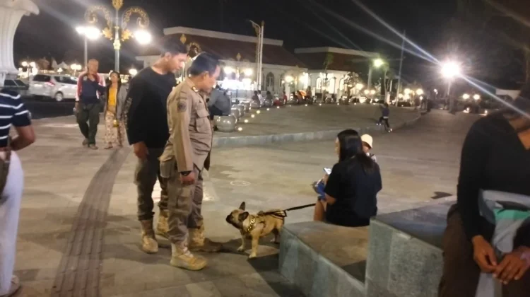 Ramai Pengunjung, Satpol PP Tingkatkan Patroli di Titik Nol Singaraja
