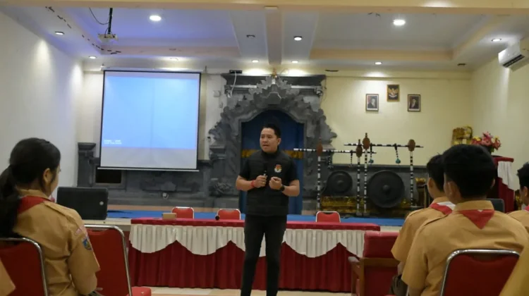 KPU Buleleng Edukasi Siswa SMAN 1 Singaraja Jadi Pemilih Cerdas Berintegritas