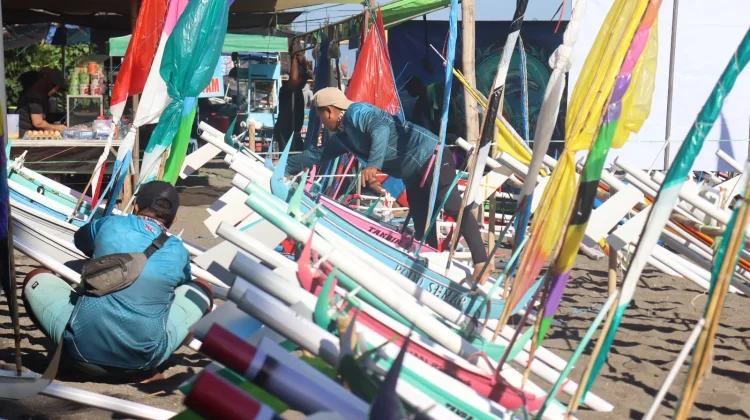 1.230 Peserta Ramaikan Mini Sailboat Tournament II di Lovina Festival 2026
