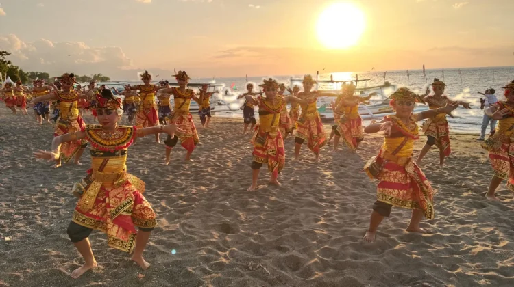 Tari Nelayan Massal Jadi Simbol Kuat Pembuka Lovina Festival 2026