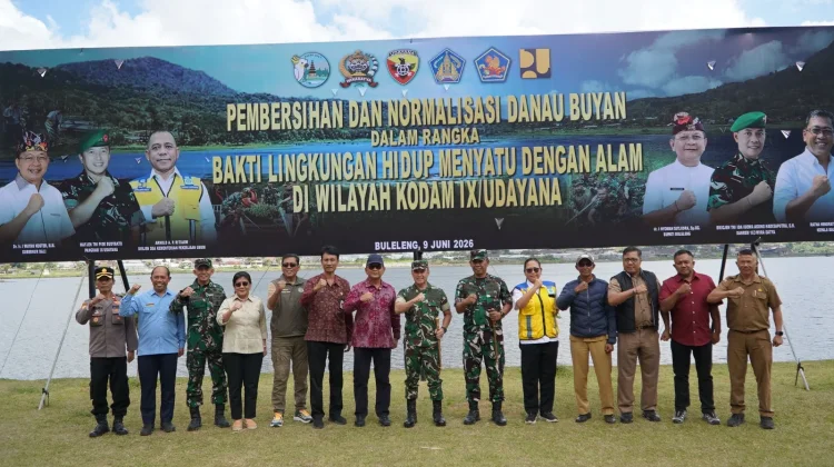 Aksi Bersih dan Normalisasi Danau Buyan Libatkan Berbagai Elemen Masyarakat