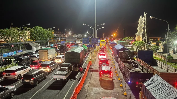 ASDP Perketat Operasional Penyeberangan Selat Bali saat Cuaca Buruk