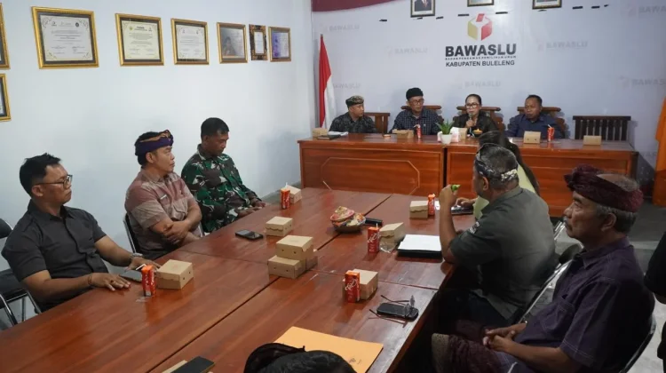 Bawaslu Buleleng Bahas Data TNI/Polri dan Hak Pilih Disabilitas