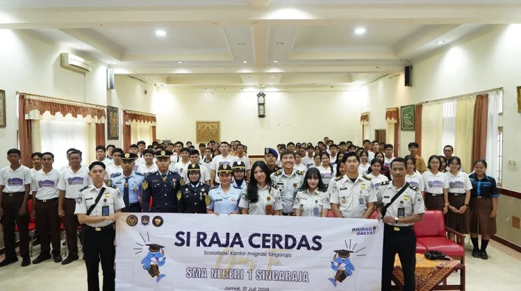 Imigrasi Singaraja Kenalkan Poltekimipas kepada Ratusan Pelajar Bali