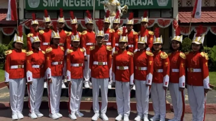 Spensaraja Torehkan Prestasi Membanggakan, Raih Juara 1 Lomba Gerak Jalan