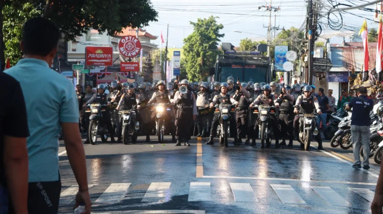 Polres Buleleng Perkuat Kesiapsiagaan Personel lewat Latihan Sispam Mako
