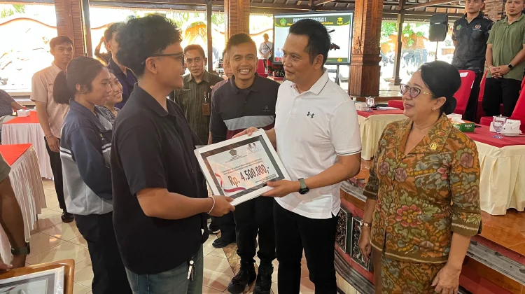 Kuota Beasiswa Jembrana Berkurang, Pemkab Siapkan Tambahan