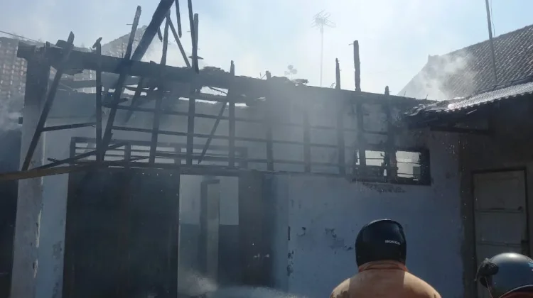 Rumah Warga Air Kuning Terbakar, Kerugian Capai Rp150 Juta