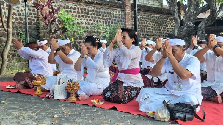 Matur Piuning jelang HUT RI, Pemkab Buleleng Mohon Kelancaran Rangkaian Kegiatan