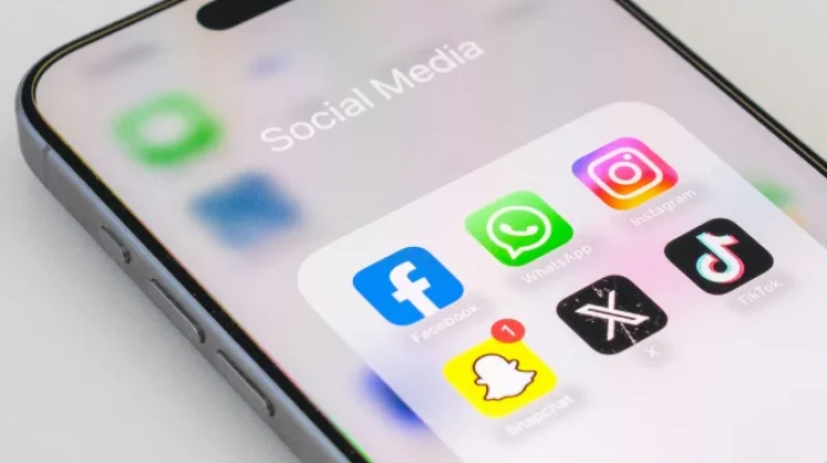 Pentingnya Menjaga Kebijaksanaan saat Membagikan Informasi di Media Sosial