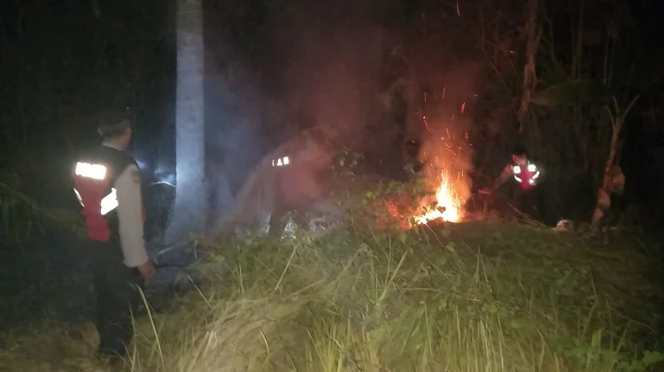 Lahan Kosong Terbakar di Nusasari, Damkar Kerahkan Dua Armada