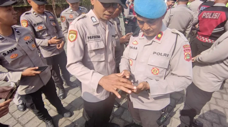 Propam Polres Jembrana Cek Ponsel Personel, Antisipasi Judol dan Pinjol