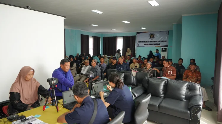 Imigrasi Singaraja Jemput Bola, 104 Calon Jemaah Haji Urus Paspor