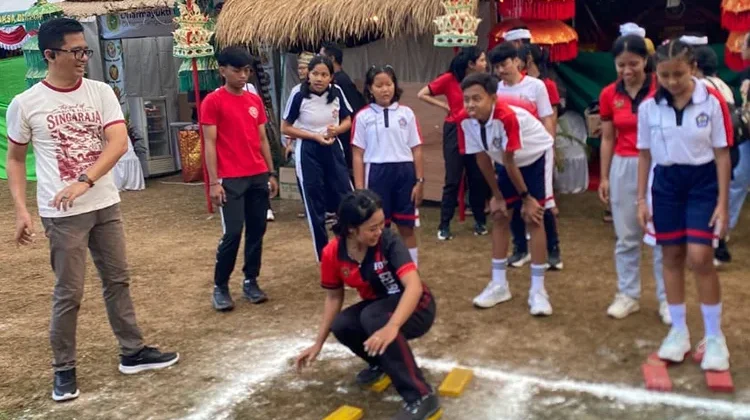 Siswa SMP Hidupkan Kembali Permainan Tradisional di Buleleng Festival