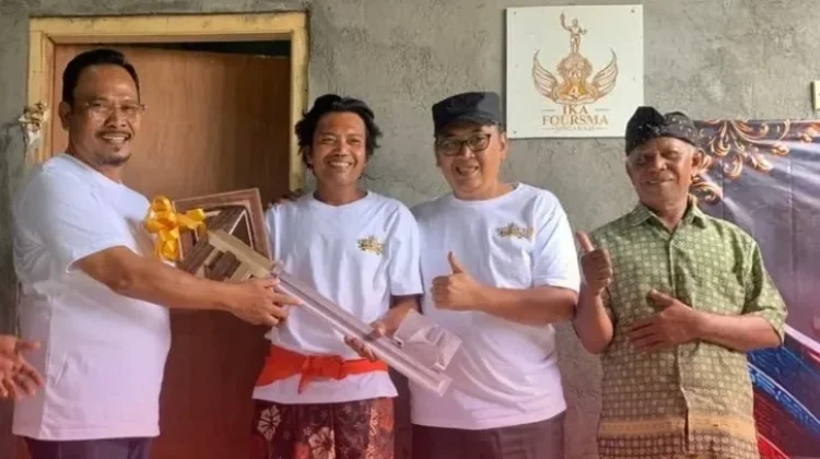Peduli Warga, IKA Foursma Singaraja Gelar Program Bedah Rumah
