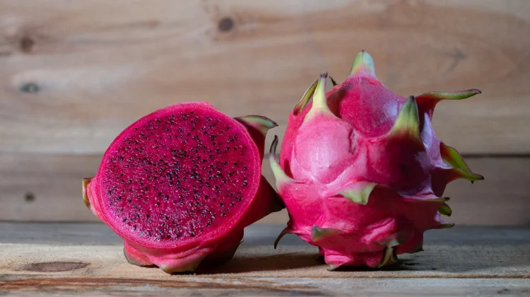 Manfaat Konsumsi Buah Naga Merah untuk Kesehatan Pencernaan dan Kulit