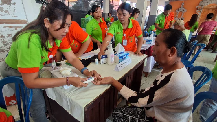 RSU Kertha Usada Perluas Pengabdian, Safari Kesehatan Sasar Warga Desa Kalisada