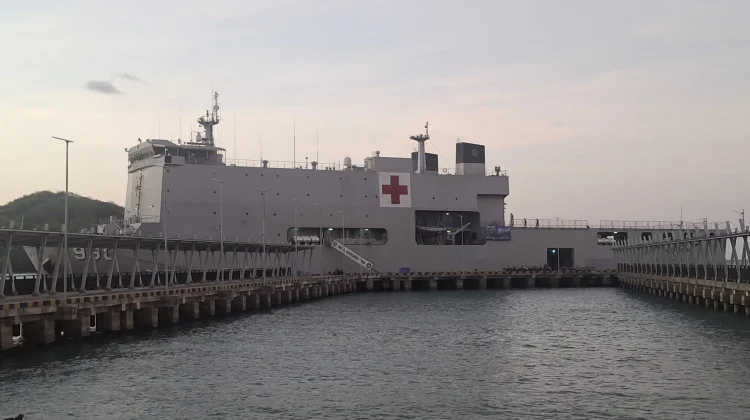 KRI dr. Soeharso Tiba di Manggarai, Layani 21 Pasien Pascagempa NTT