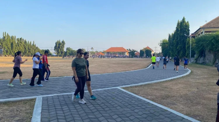 Manfaat Jalan Kaki dan Trik Jitu Menyelipkannya di tengah Kesibukan Harian