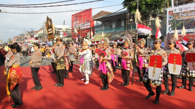 Parade Budaya Jembrana Berlangsung Meriah, Polisi Kawal Ribuan Warga