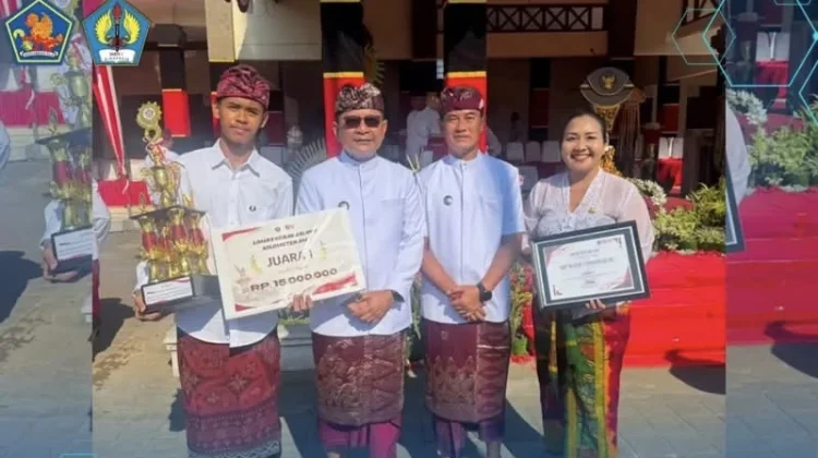 Spensaraja Resmi Terima Penghargaan Juara 1 Gerak Jalan Tingkat SMP se-Buleleng