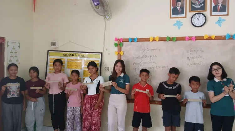 Perkuat Literasi Masyarakat, PPK Ormawa UKM PKIM Undiksa Hadirkan Pojok Literasi