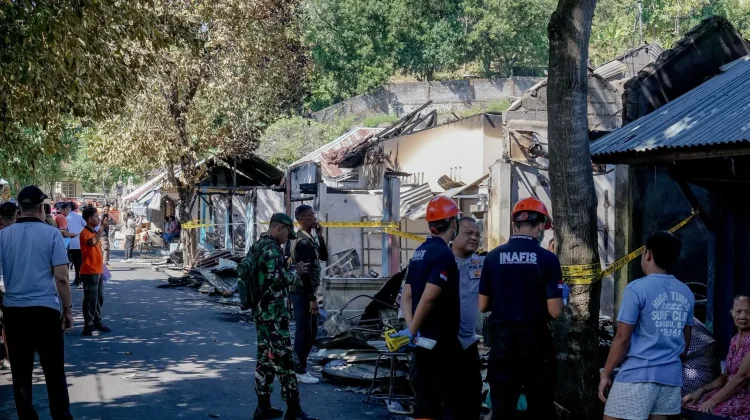 Kebakaran Hanguskan Tujuh Ruko di Tejakula, Dua Rumah Terdampak