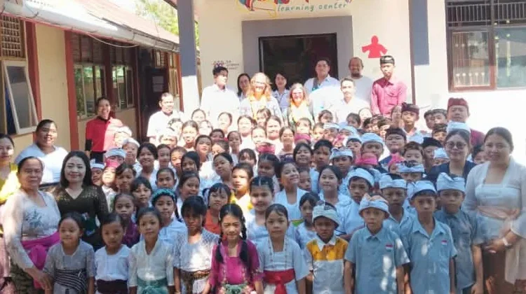 Disdikpora Dukung Penguatan Literasi melalui Bantuan Fasilitas Perpustakaan