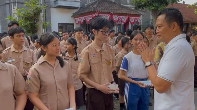 Lima Siswa SMAN 1 Negara Dapat Bantuan ke Kompetisi Esai Malaysia