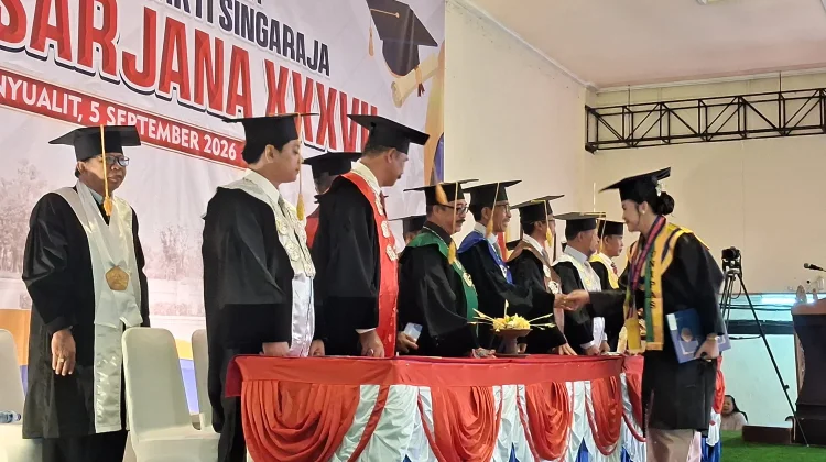 Wisuda XXXVII UNIPAS Singaraja, 157 Sarjana Siap Berkontribusi di Masyarakat