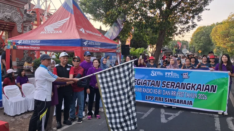 Jalan Sehat HUT ke-81 RRI, Dekatkan Radio dengan Masyarakat