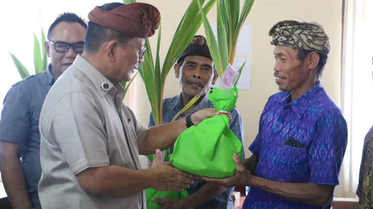 Bantuan Alsintan dan Bibit Rp3,49 Miliar Disalurkan untuk Petani Buleleng
